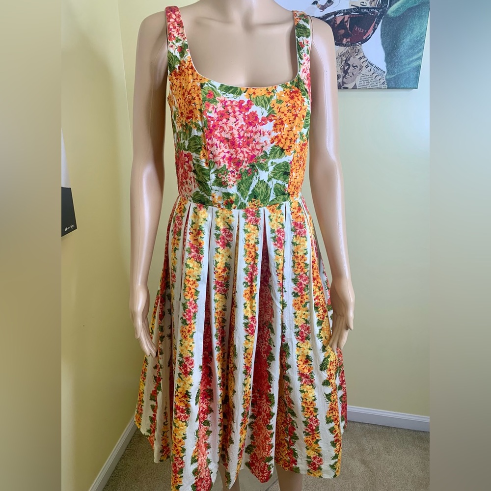 ISAAC MIZRAHI x TARGET Sleeveless Pleated Fit & Flare Dress in Floral, Size 4 - Picture 4 of 11